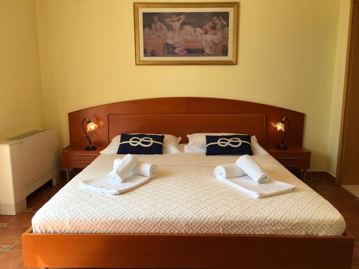 Apartments Villa Jadranka Adults Only Bol Exterior foto